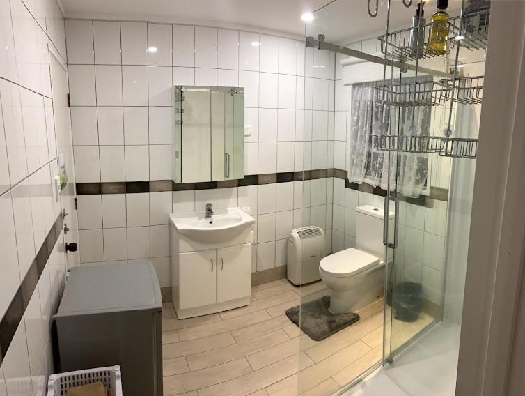 Self Contained En-Suite Private Bathroom, Private Entrance, Close To Shops & Hospital Homestay Hamilton Exterior foto